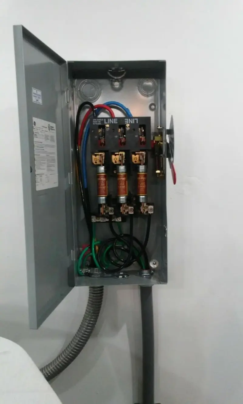 Three-phase disconnect switch installed for Electrical Wiring & Rewiring in Windom